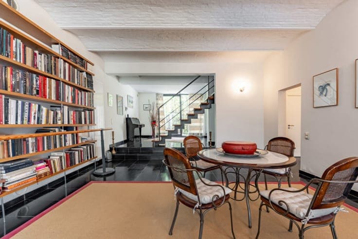 Exceptional rear house of 240 m² (3-4 bedrooms / 2-3 bath)