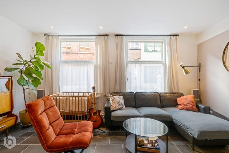 Recent gerenoveerde woning met 3 slaapkamers en 2 badkame...