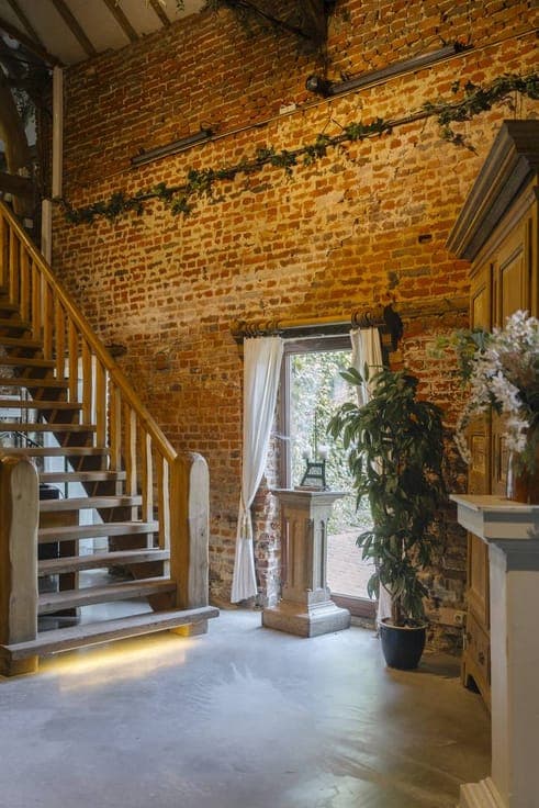 Authentic, charming square farm for sale in Brakel.