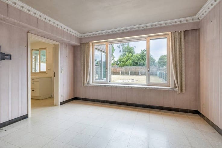 Spacious family home with sunny garden for sale in Roeselare