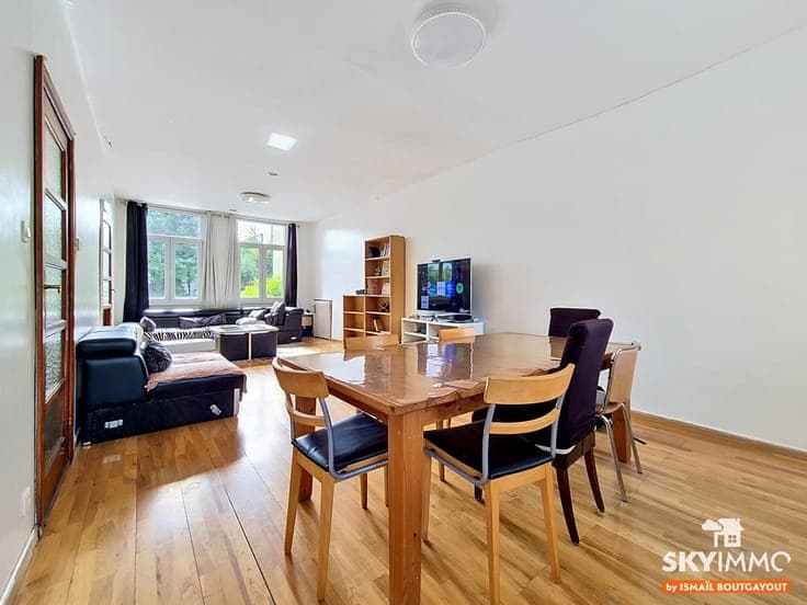 CHARACTERFUL 5-BEDROOM HOUSE WITH 150 M² GARDEN