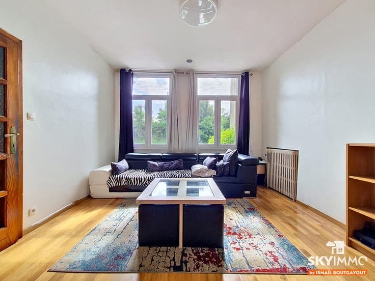CHARACTERFUL 5-BEDROOM HOUSE WITH 150 M² GARDEN