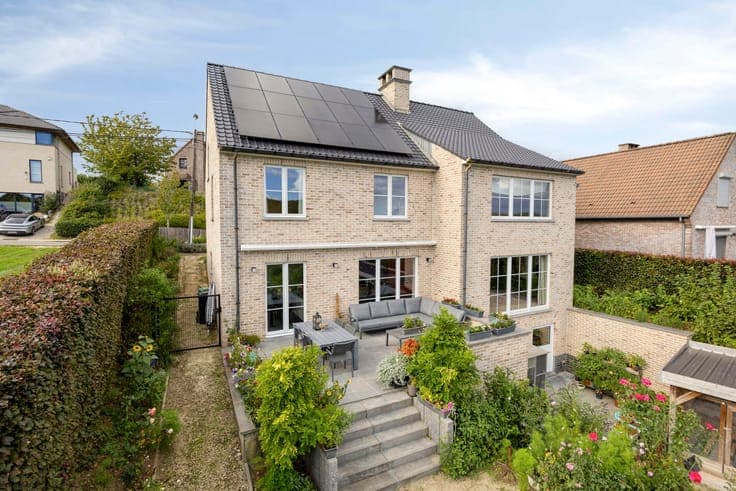 Spacious 4-bedroom villa with beautiful views in Overijse