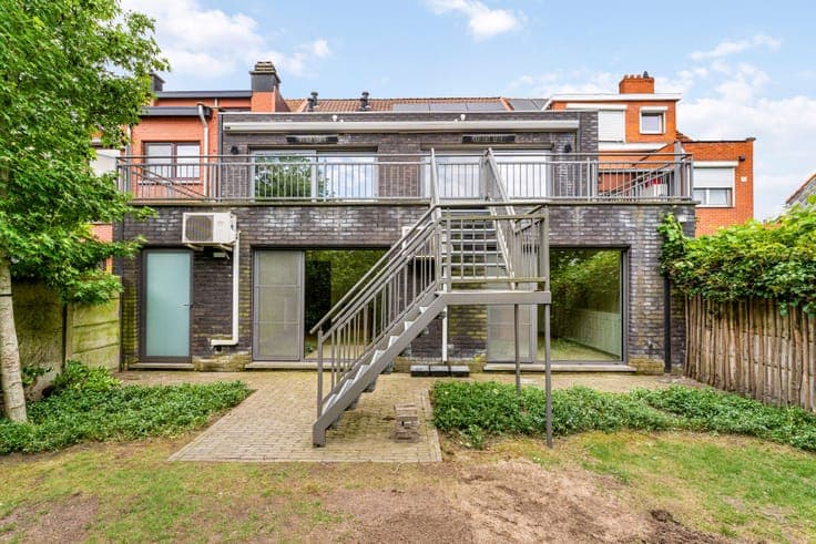 Multi-functional house with practice and very favorable EPC