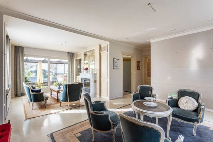 Move-in ready villa with beautiful garden