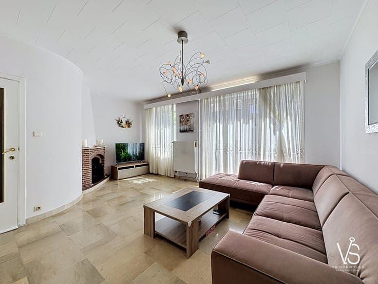 CHARMING 3 BEDROOM HOUSE WITH TERRACE AND GARDEN!