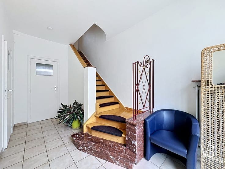 CHARMING 3 BEDROOM HOUSE WITH TERRACE AND GARDEN!