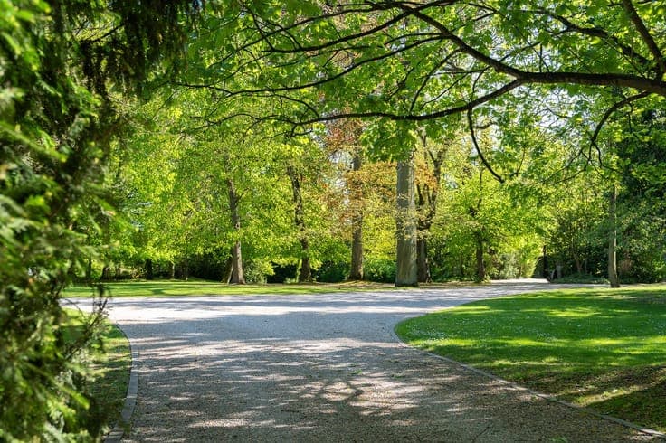 Brussels South Charleroi - Renovated 19th-century château w