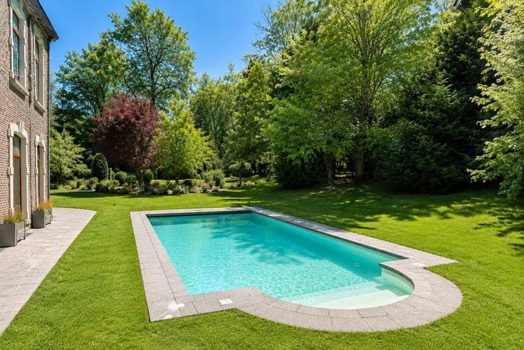 Brussels South Charleroi - Renovated 19th-century château w