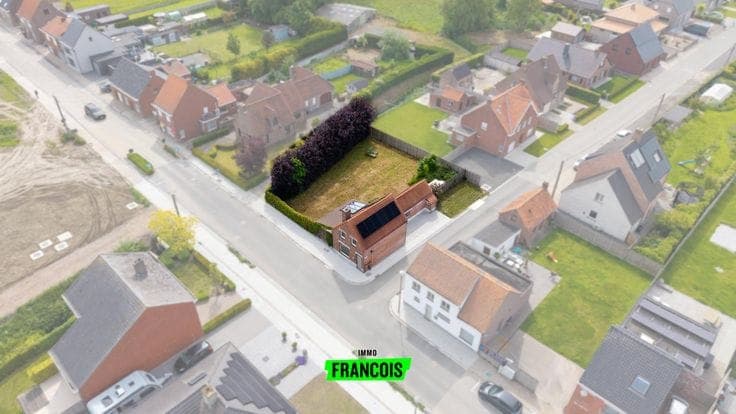 Charming detached house for sale with a spacious garden in …