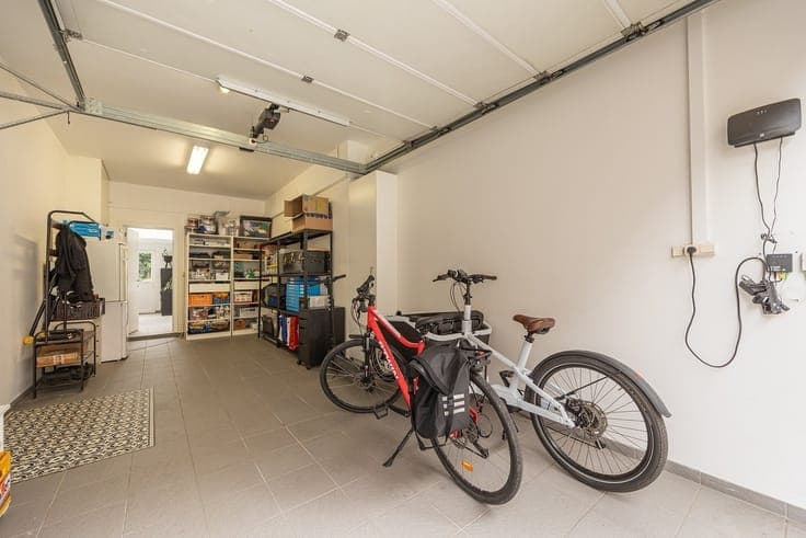 Stadswoning met privatieve tuin & garage