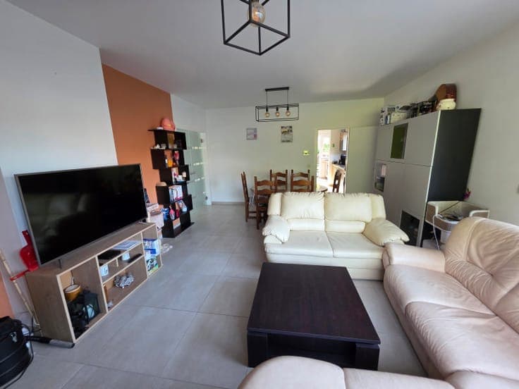 4-bedroom family home with an office, a beautiful garden, an