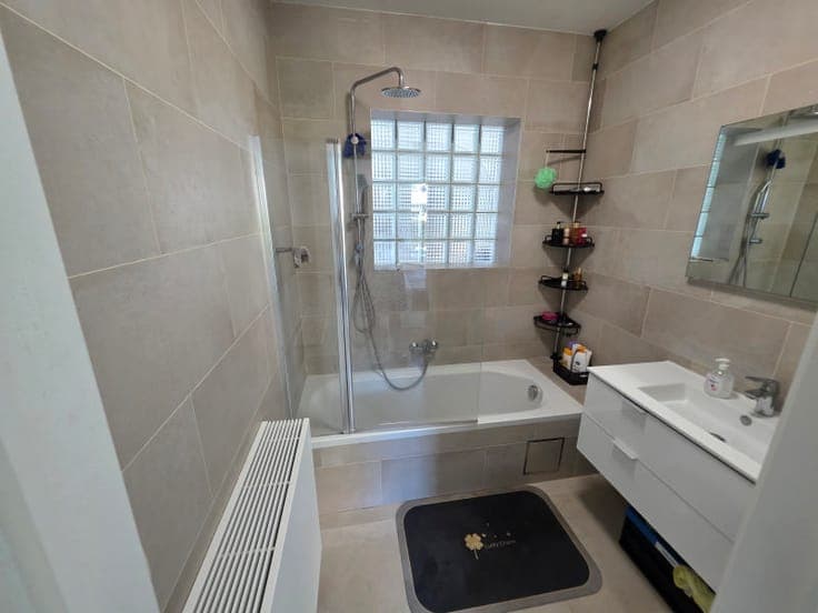 4-bedroom family home with an office, a beautiful garden, an
