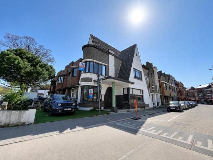 HORECA BUILDING + APARTMENT 2 FLOORS + BASEMENT TIENEN