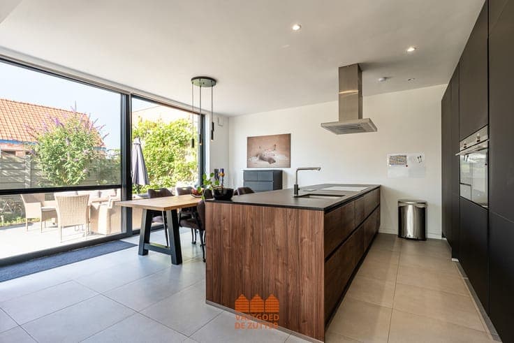 Instapklare gezinswoning met 3 slaapkamers, garage en zon...