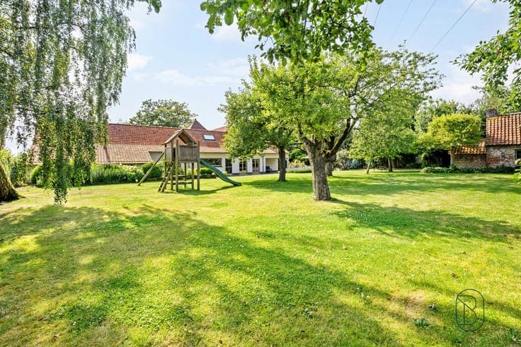 Charmante fermette op een uitzonderlijk perceel van 2.463m²