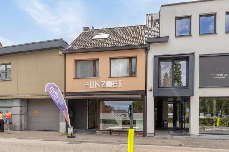 Te renoveren woning met handelsruimte in centrum Kruibeke