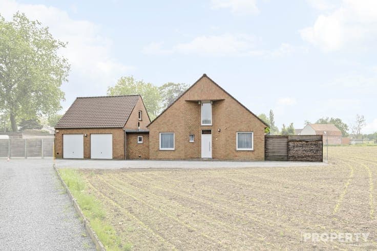 Alleenstaande villa te koop in Wervik!