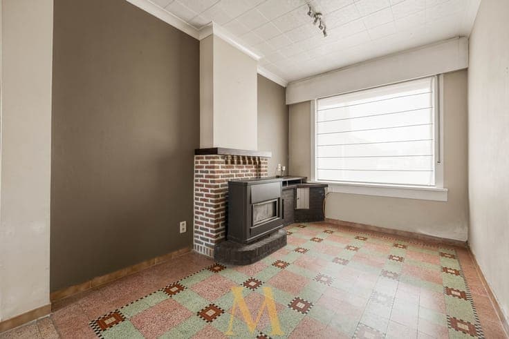 Ruime woning met 4 slaapkamers en garage op wandelafstand...