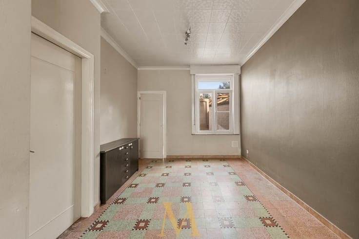Ruime woning met 4 slaapkamers en garage op wandelafstand...