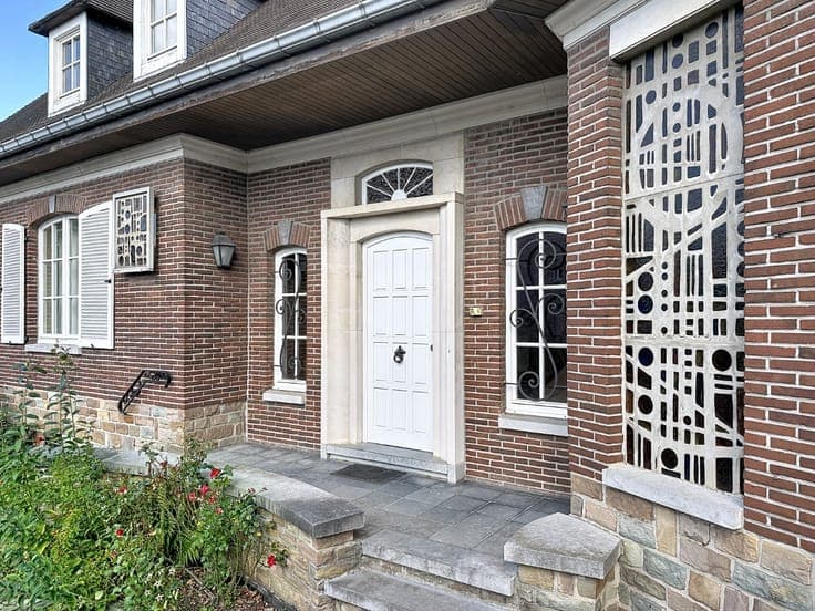 Spacious character house with large garden in Awans