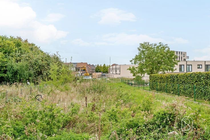 A home in a quiet location with a pleasant garden