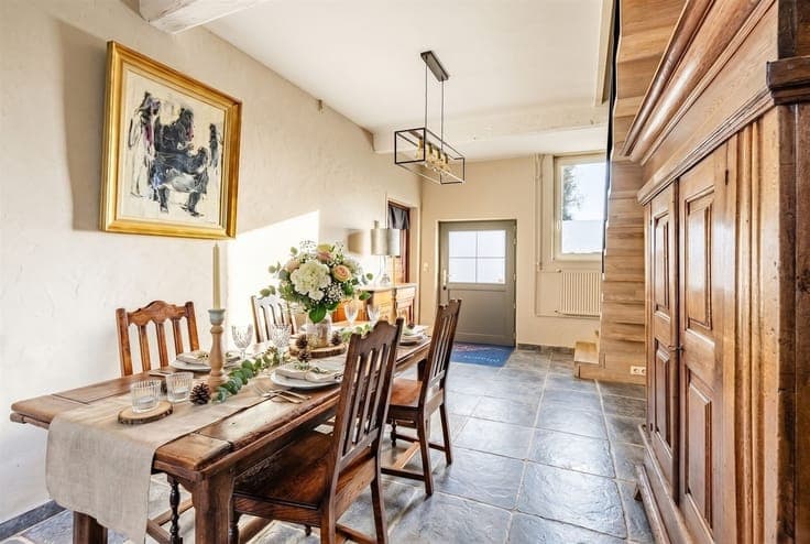 Spacious 4-bedroom house in Orp-Jauch