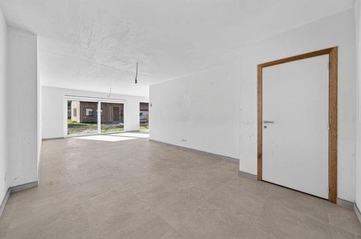 Modern, move-in ready family home with 4 bedrooms and an in…