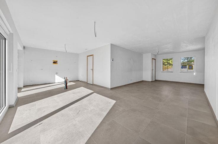 Modern, move-in ready family home with 4 bedrooms and an in…