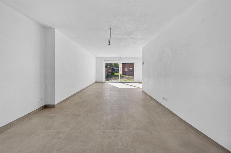 Modern, move-in ready family home with 4 bedrooms and an in…