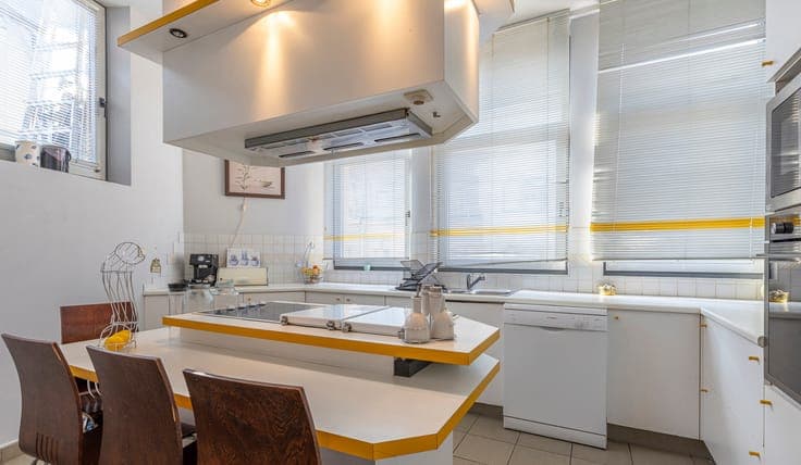 Characterful 4-Bedroom Home with 3 Terraces in Anderlecht