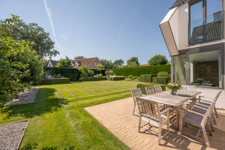 Villa for sale in Maaiken Knokke, peaceful residential setti