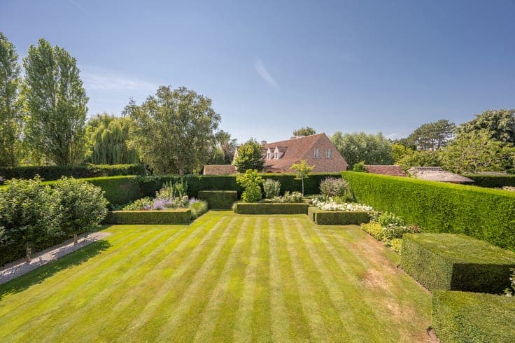 Villa for sale in Maaiken Knokke, peaceful residential setti