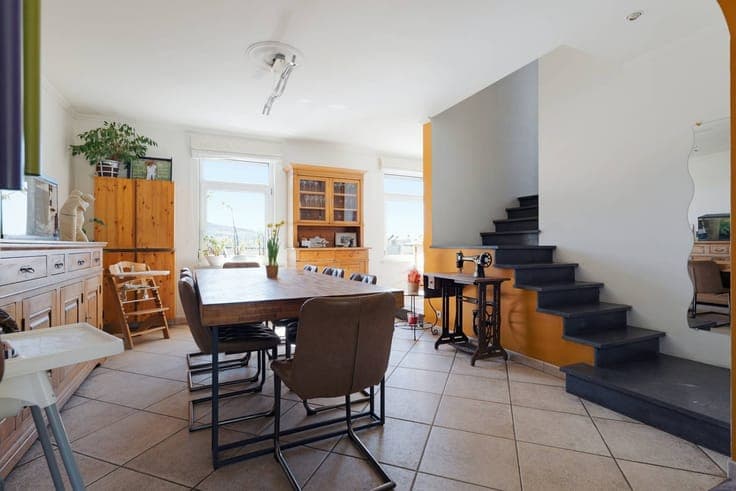 Vaste maison 4 chambres avec beau jardin