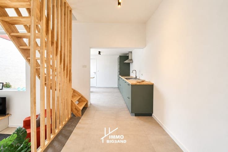 Volledig gerenoveerde woning met tuin en 3 slaapkamers me...