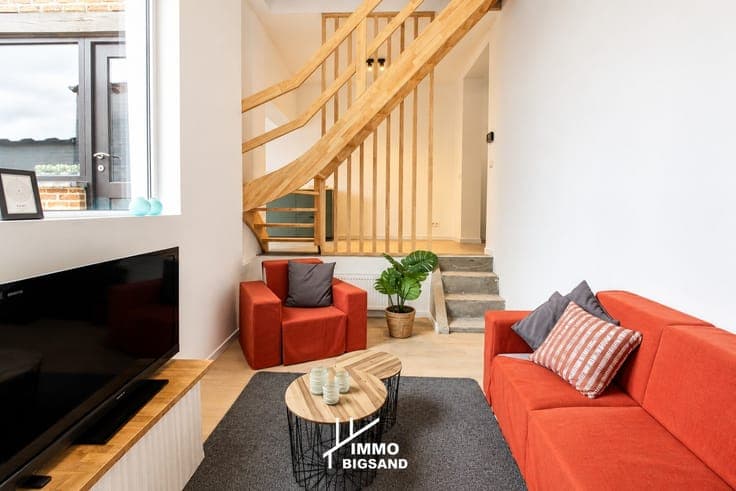 Volledig gerenoveerde woning met tuin en 3 slaapkamers me...