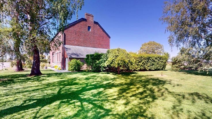BELLE GRANDE MAISON DE CARACTERE AVEC BEAUCOUP DE POTENTIEL