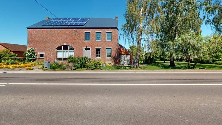 BELLE GRANDE MAISON DE CARACTERE AVEC BEAUCOUP DE POTENTIEL