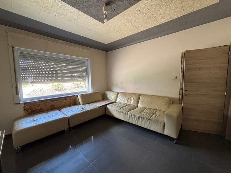 HOUSE TO REFRESH WITH 3 BEDROOMS AND GARDEN