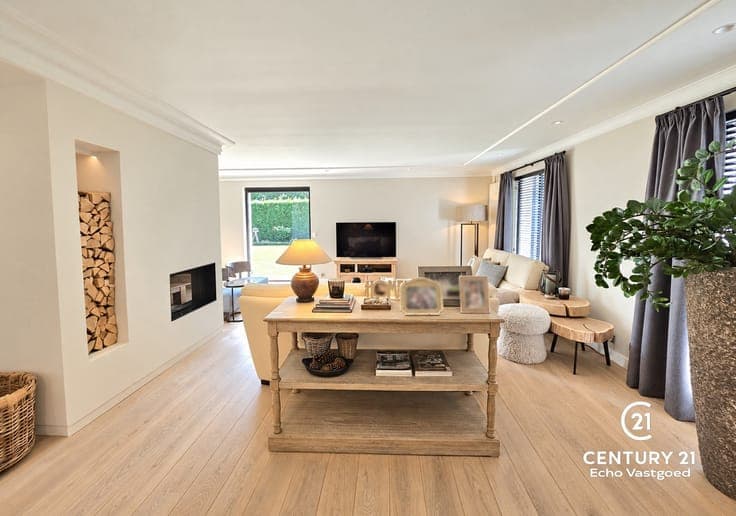 Luxury villa with ground floor living and wellness facilitie