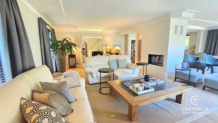 Luxury villa with ground floor living and wellness facilitie