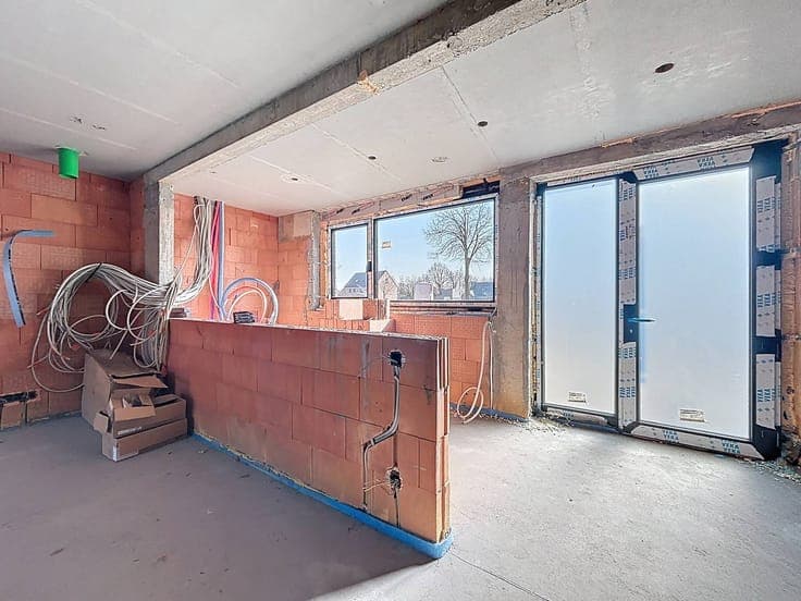 Semi-detached structure for sale near the center of Wuustwez