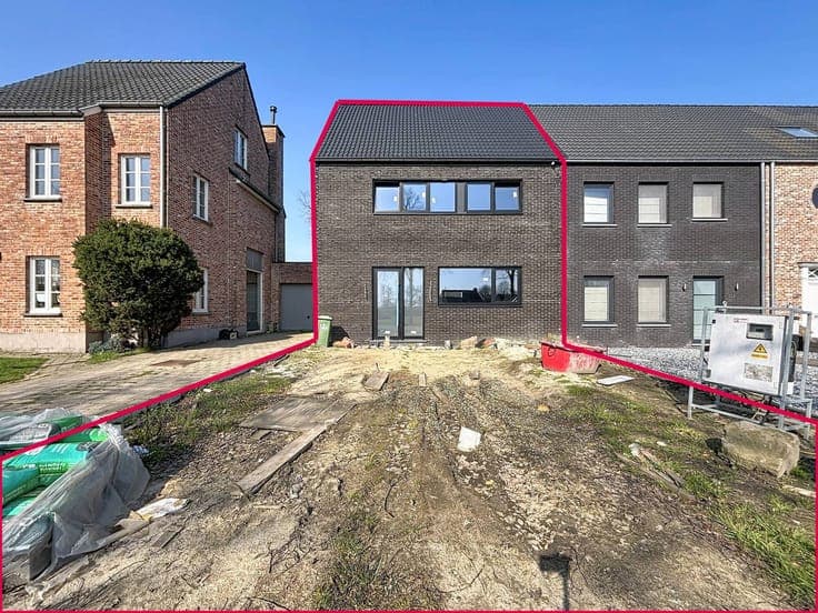 Semi-detached structure for sale near the center of Wuustwez
