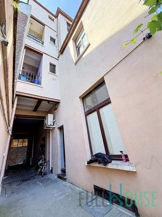 Investment property + rear house