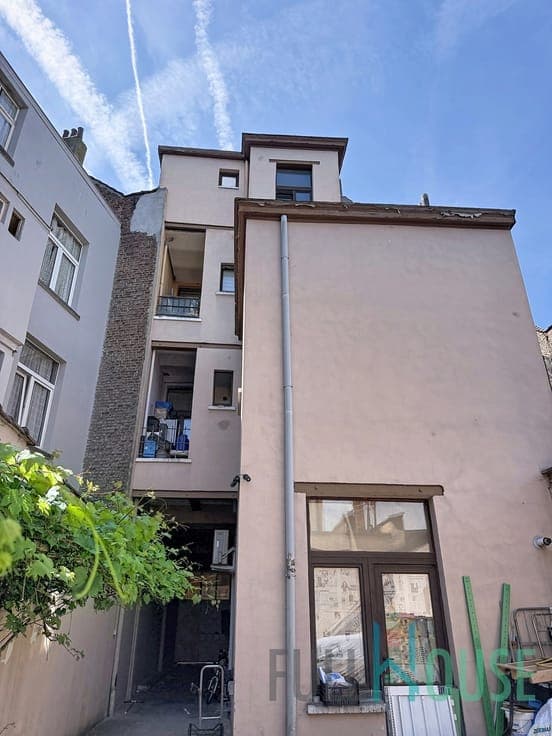 Investment property + rear house