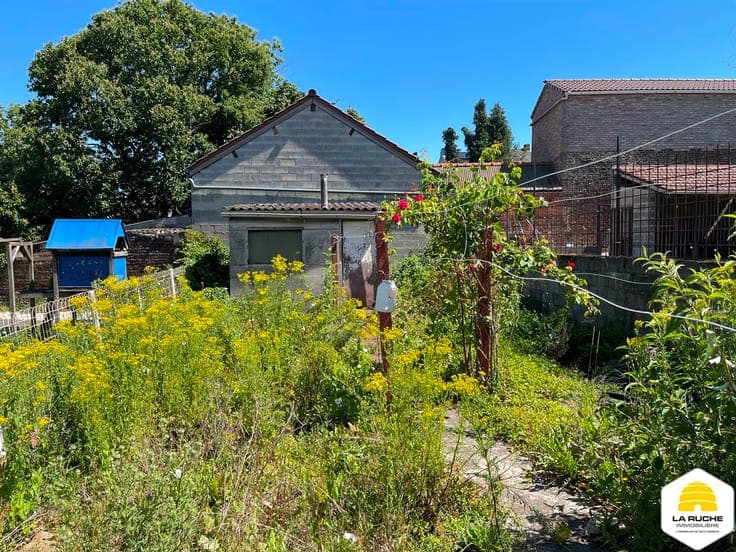 Maison 2ch, 125m²nets, 2Ch, cave, grenier et jardin