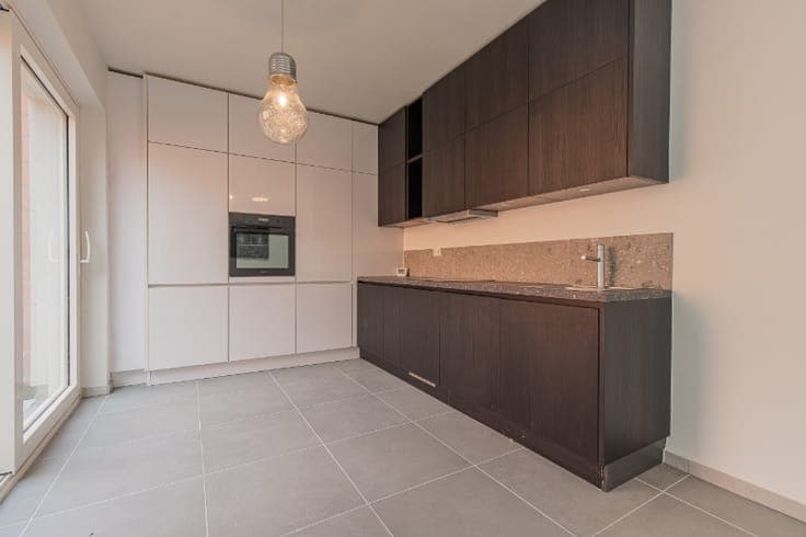 Halfopen gezinswoning met 3 slaapkamers en gezellige tuin...