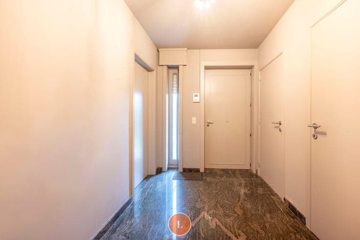 Instapklare villa met 4 slaapkamers, tuin en garage in Re...