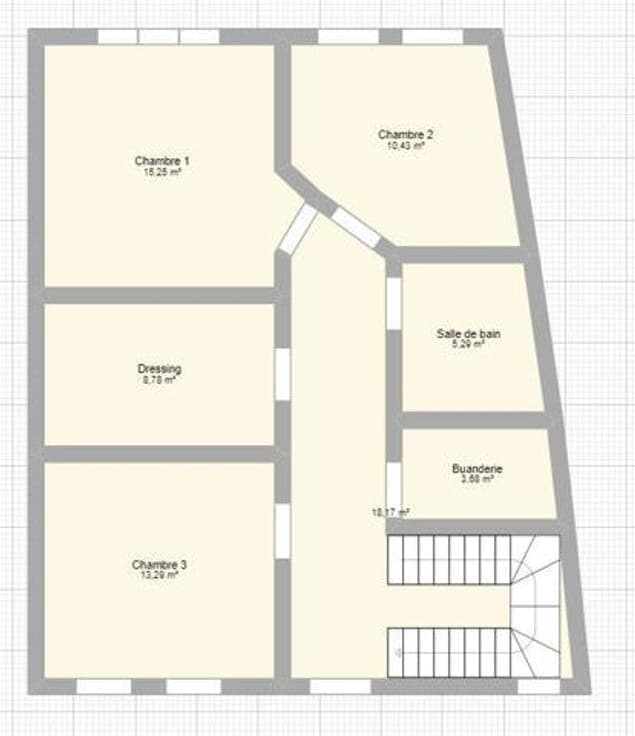Closed structural work house with a garden in Fouche