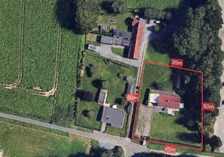 Well-located home/building plot on 1,677 m²